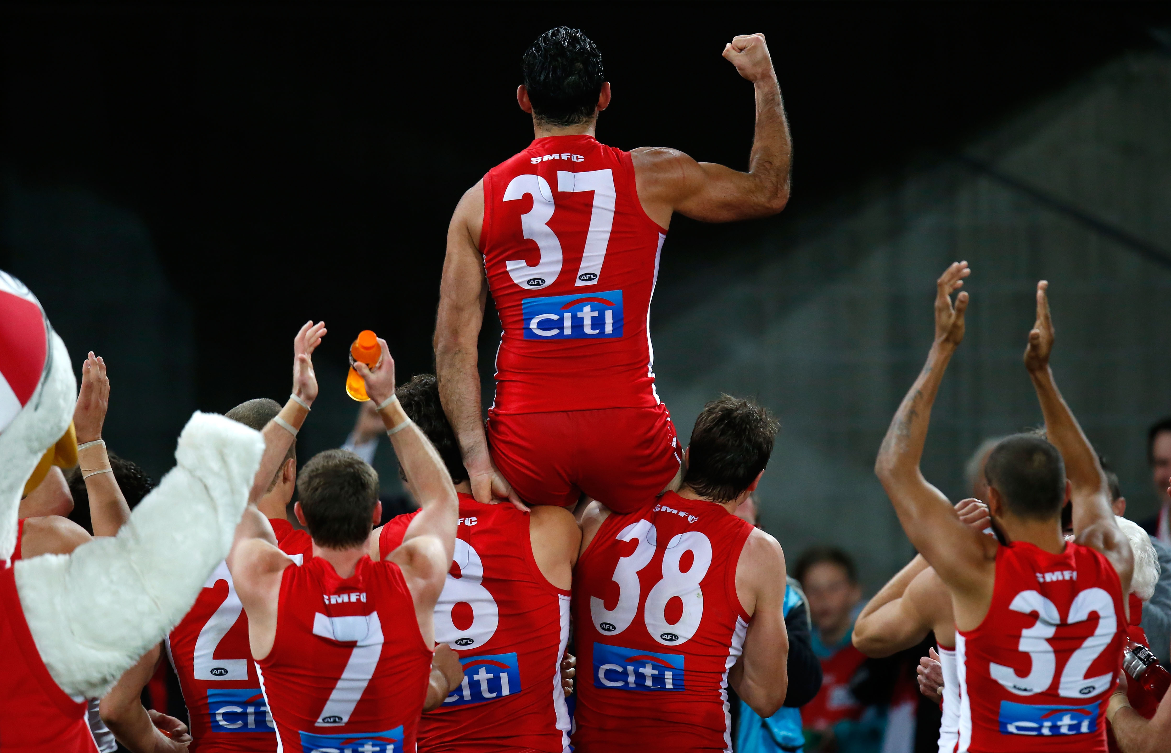Adam Goodes chaired off by Kurt Tippett and Mike Pyke 2014 preliminary final 350 games